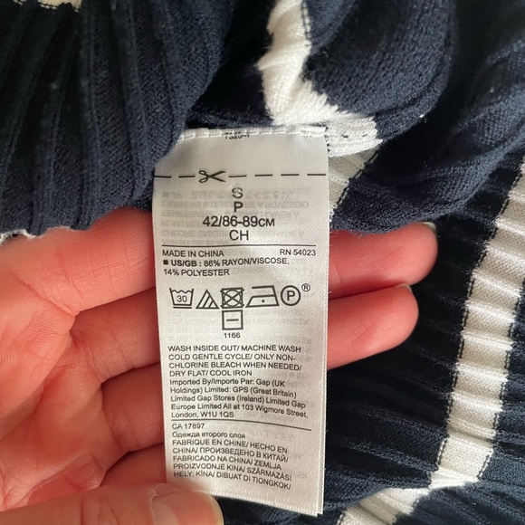 Banana Republic Knit Dress - Picture 4 of 4